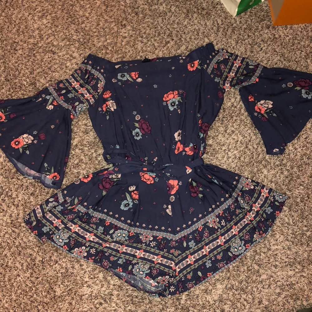 Floral bell sleeves romper